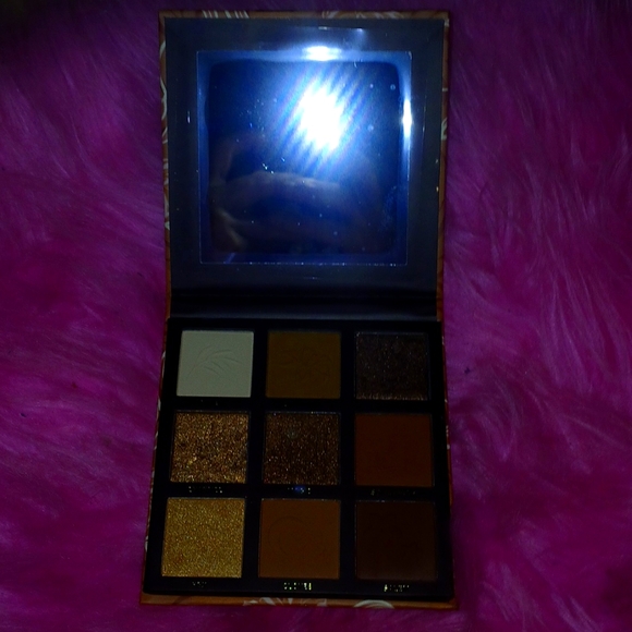HIPDOT Eyeshadow Palette - Picture 2 of 4